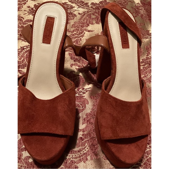 FOREVER 21 ~Suede Platform Heels (NWOT) - Picture 1 of 13